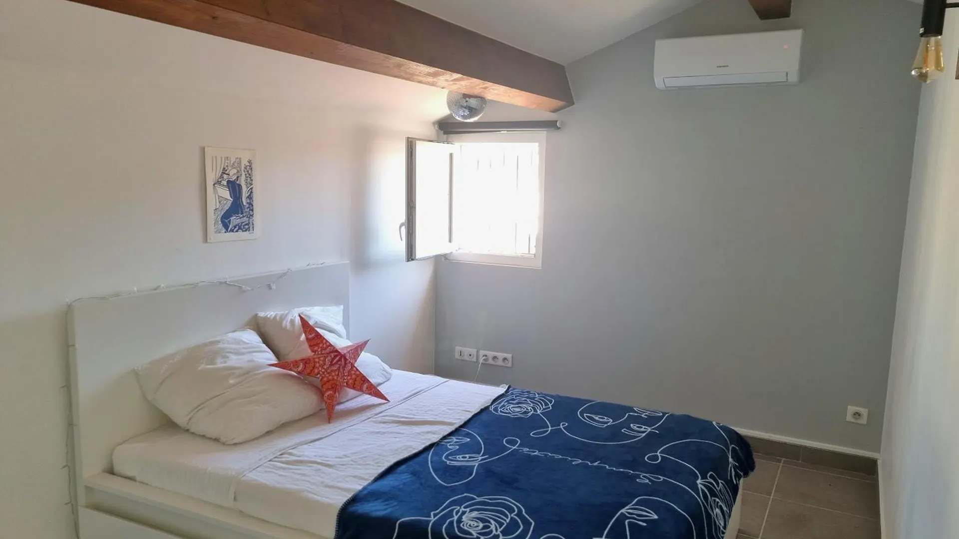 Appartement T3 Duplex Sous Les Toits De Marseille Panier Vieux Port France