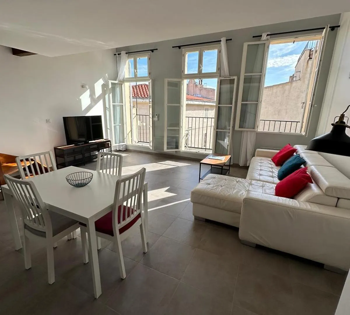 Appartement T3 Duplex Sous Les Toits De Marseille Panier Vieux Port